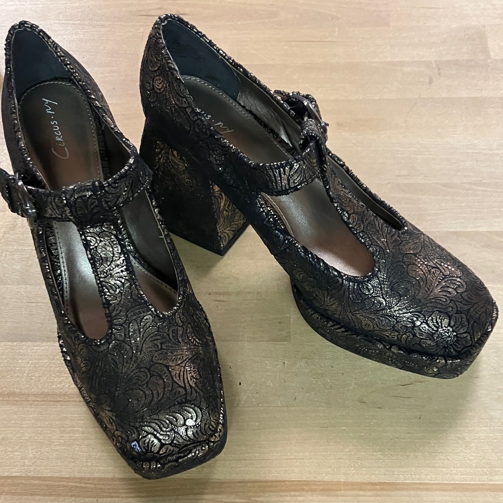 Circus by Sam Edelman Black Metallic Floral Platform Mary Jane Pumps